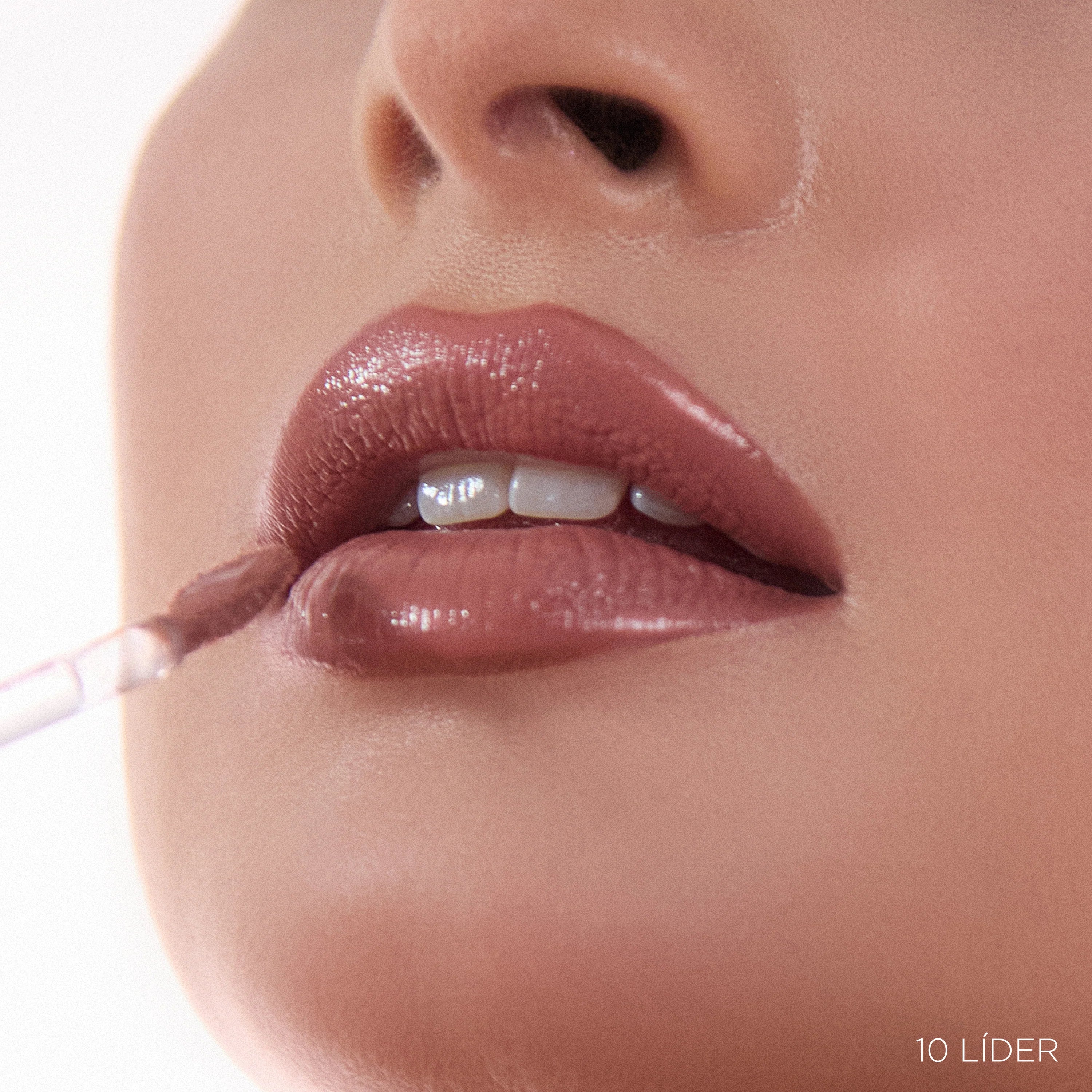 Labial Liquido Glassing Adara