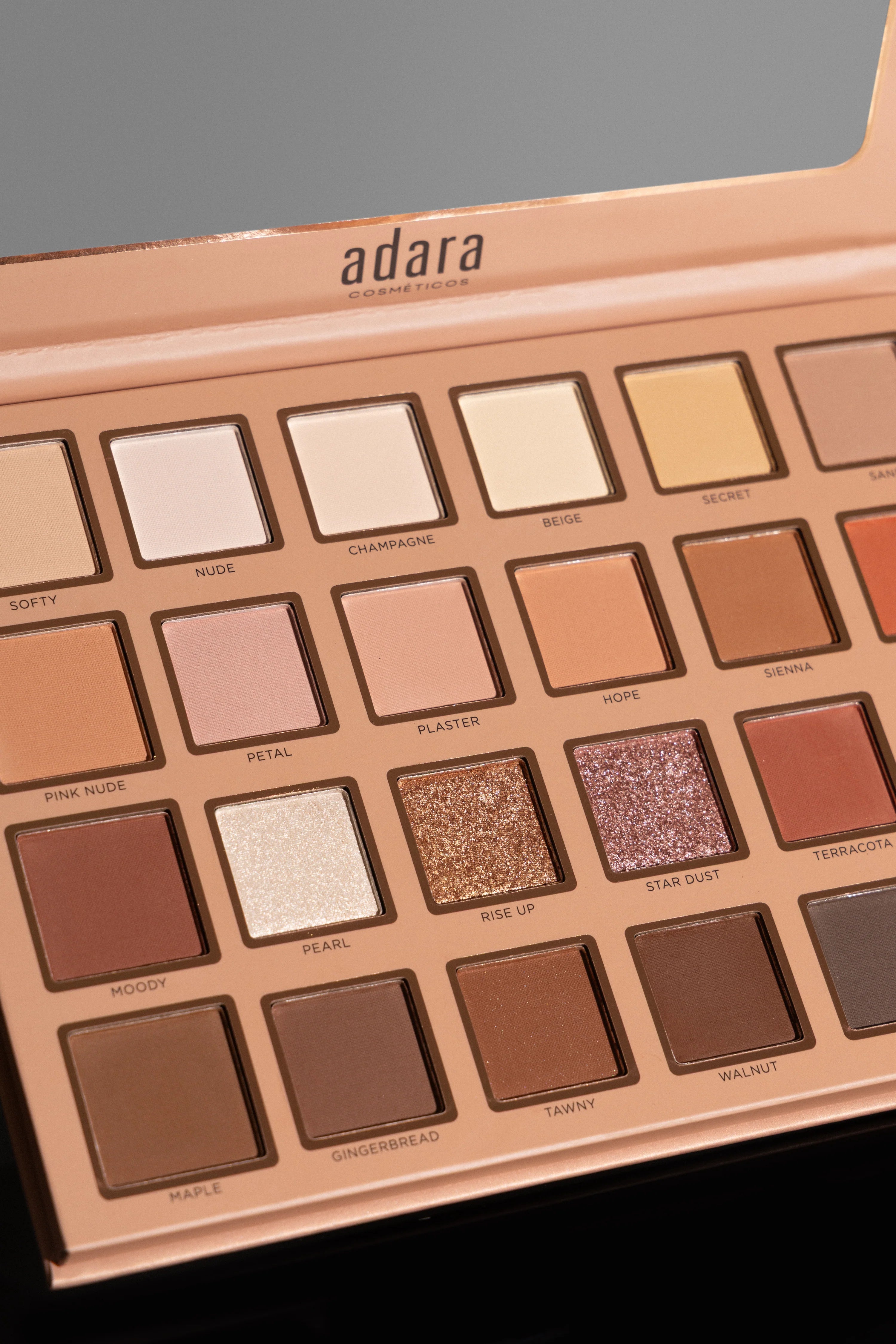 Paleta de Sombras Soft Glam Neutrals Adara