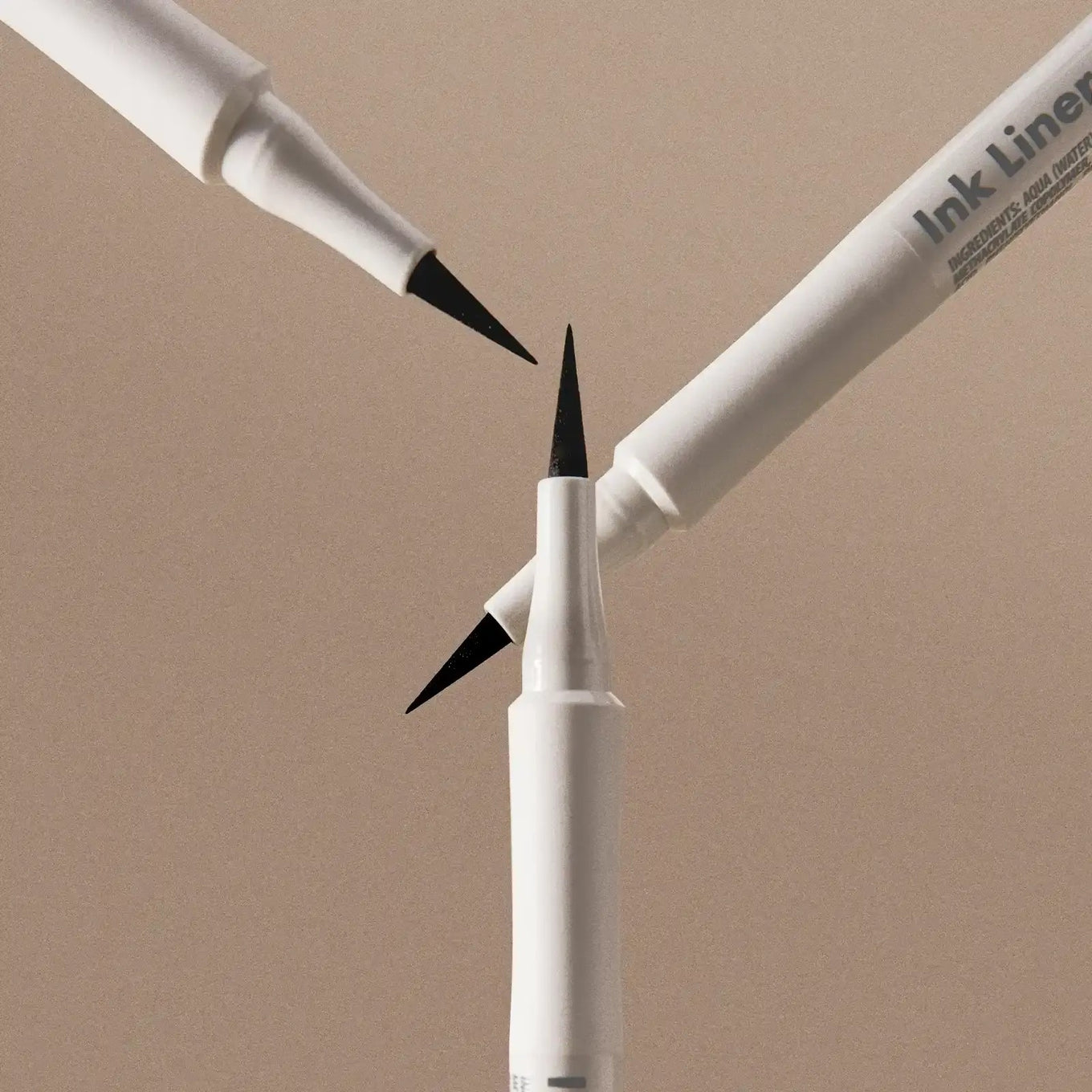 Delineador en Plumón Negro Farmasi