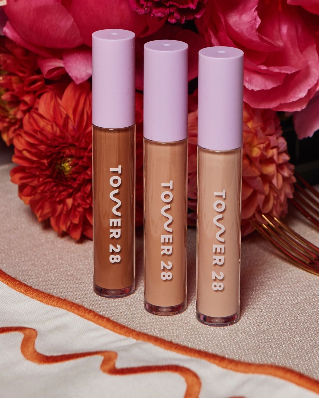 Corrector tipo Serum Hidratante Swipe All Over Tower 28 Beauty