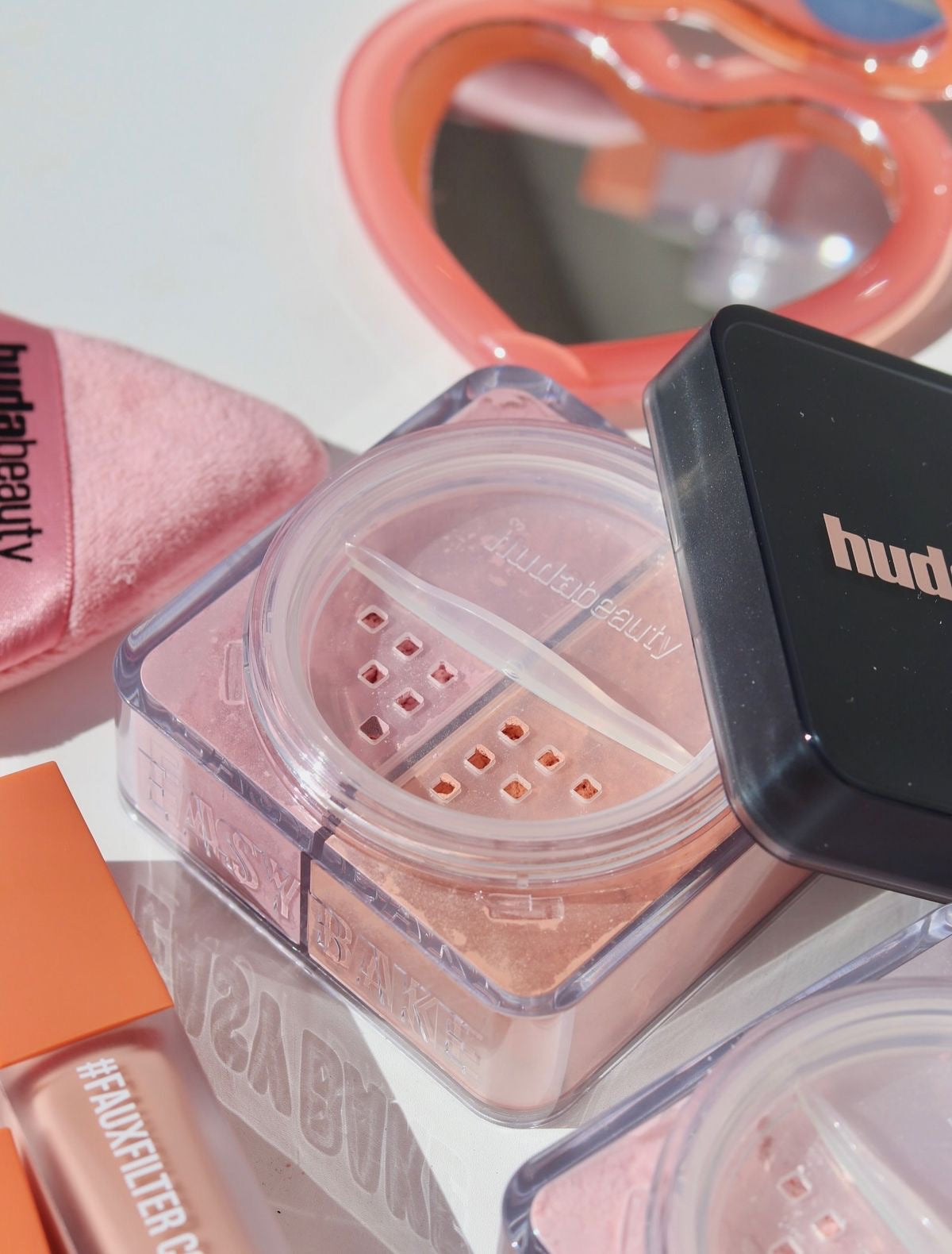 Easy Bake Loose Powder Iluminador + Corrector Cherry Peach HUDA BEAUTY
